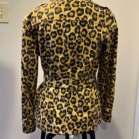 Lauren Ralph Lauren animal print blazer. Size medium - Picture 3 of 10